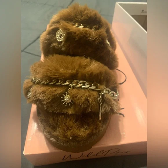 Wild Pair Shoes Wild Pair Paiygef Chocolate Slippers Nwt